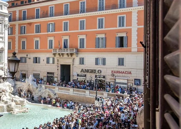 La Finestra Su Fontana Di Trevi - Design * Roma