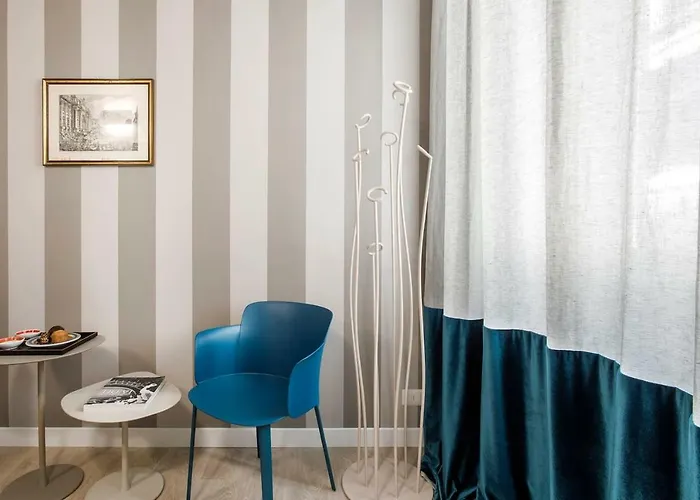 La Finestra Su Fontana Di Trevi - Design *
